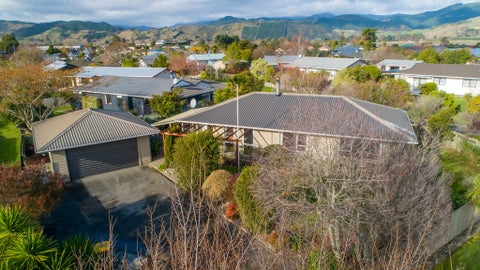 25 Starveall Street, Brightwater