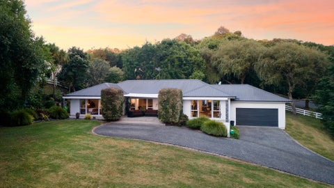 28 Landing Road, Titirangi, Auckland