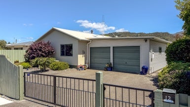 12 Farrier Grove, Featherston