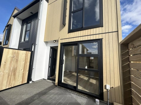 9/7 Wainuiomata Road, Wainuiomata, Lower Hutt