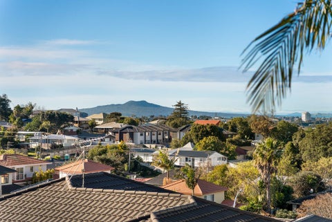13 Oki Place, Glenfield, Auckland