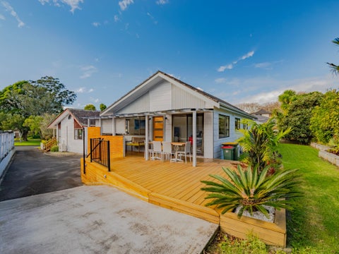 2/21 Rapallo Place, Farm Cove, Auckland
