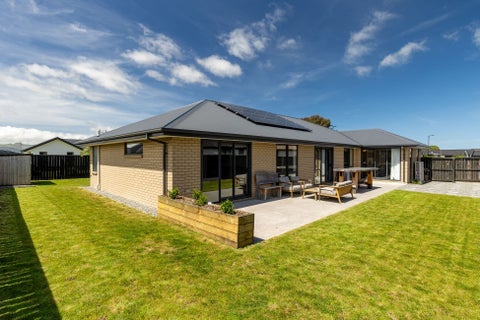16 Verdeco Boulevard, Lincoln, Lincoln