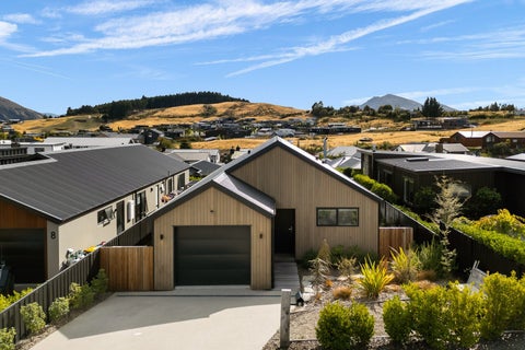 6 Mcneil Crescent, Wanaka