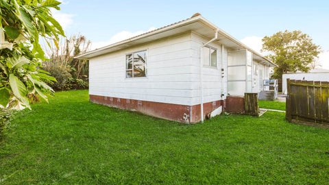 2/27 Mon Desir Place, Manurewa, Auckland