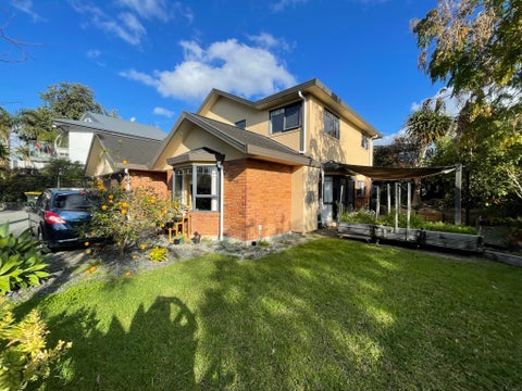 35A Browns Bay Road, Browns Bay, Auckland
