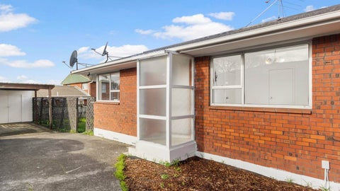 2/4185 Great North Road, Glen Eden, Auckland