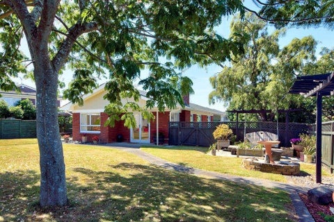 17 Lipscombe Avenue, Papatoetoe, Auckland