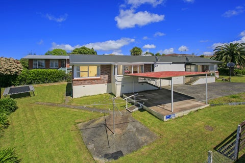 2/13 Liston Street, Northcote, Auckland