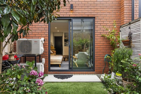 10/10 Yeovil Road, Te Atatu Peninsula, Auckland