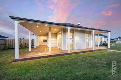 7 Riverhead Point Drive, Riverhead, Riverhead