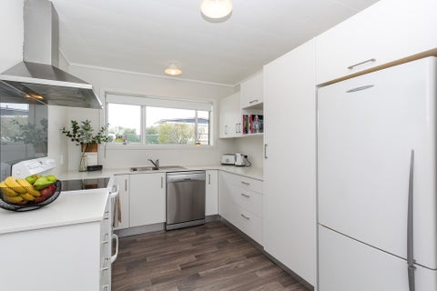 30 Nevada Drive, Merrilands, New Plymouth