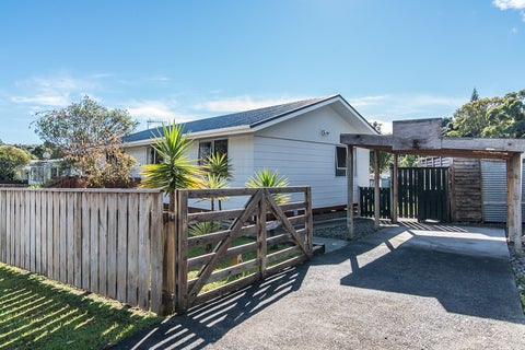 32 Hookway Grove, Paraparaumu