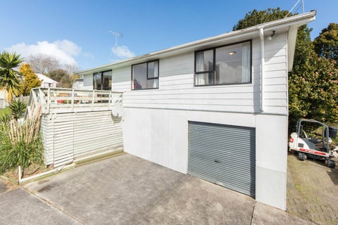 3 Raelene Place, Massey, Auckland