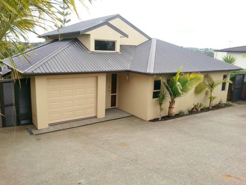2/111 Arran Road, Browns Bay, Auckland