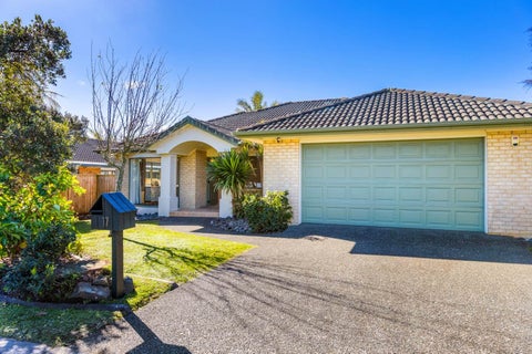 17 Summerland Drive, Henderson, Auckland