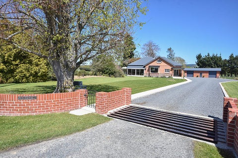 135 Springfield Road, Milton