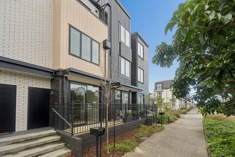 2/19 Windlass Street, Long Bay, Auckland