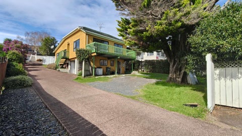 2/717 East Coast Road, Browns Bay, Auckland
