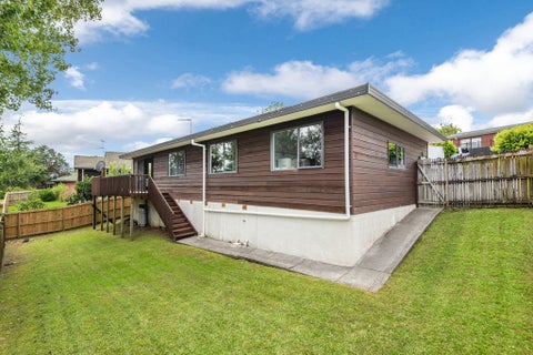 2/18 Altair Place, Windsor Park, Auckland