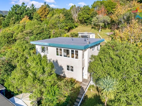 2/6 HAWTHORN CR, Stokes Valley, Lower Hutt