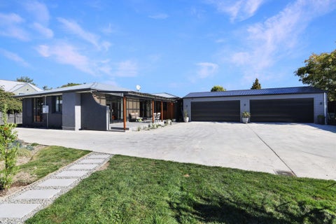 27 Oak Grove, Ashburton, Ashburton