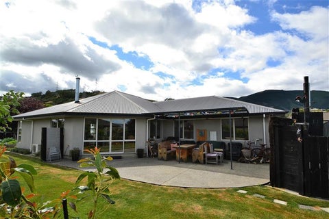 28 Ngawhatu Road, Stoke, Nelson