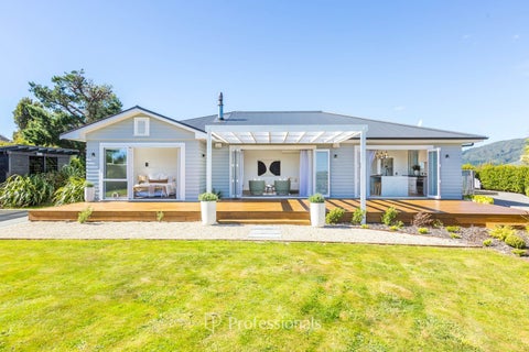 37B Mt Marua WAY, Timberlea, UPPER HUTT