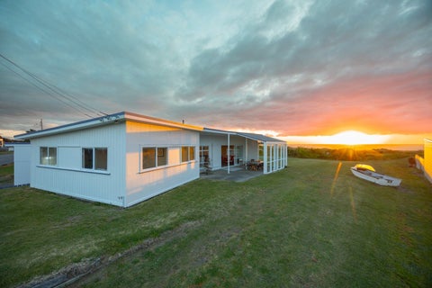 10 Marine Parade South, Foxton Beach, Foxton