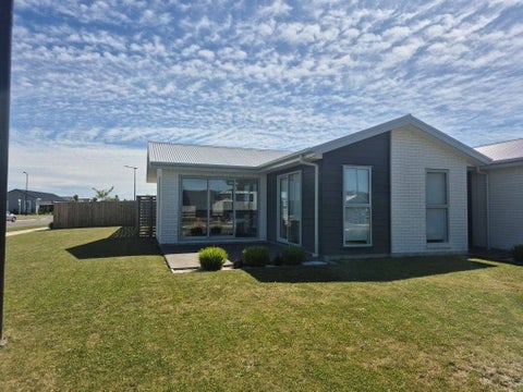 53 Whitehorn Drive, Lincoln, Lincoln