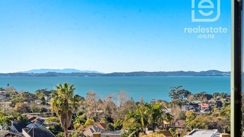 2/14 Haseler Crescent, Howick, Auckland