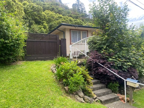 72 Sunny Grove, Wainuiomata, Lower Hutt