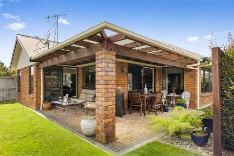 35 Oaklands Drive, Cambridge, Cambridge