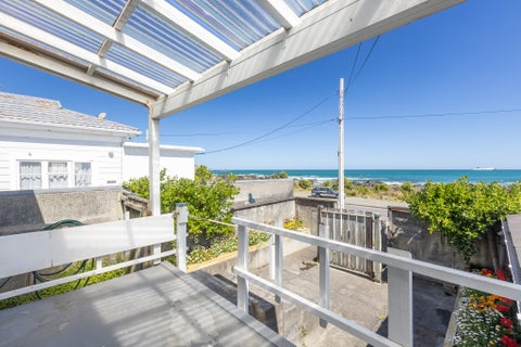 392 The Esplanade, Island Bay, Wellington