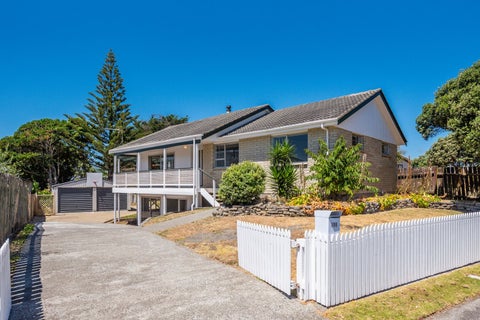 198 Tutere Street, Waikanae Beach, Waikanae