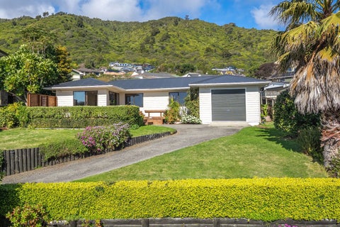 87 Huia Street, Waikanae