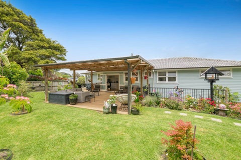 22 Downer Street, Helensville, Helensville