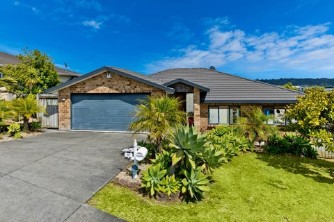 10 Mannikin Place, Unsworth Heights, Auckland