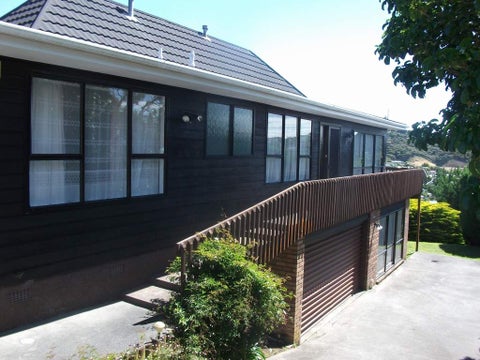 70 Mercury Way, Whitby, Porirua
