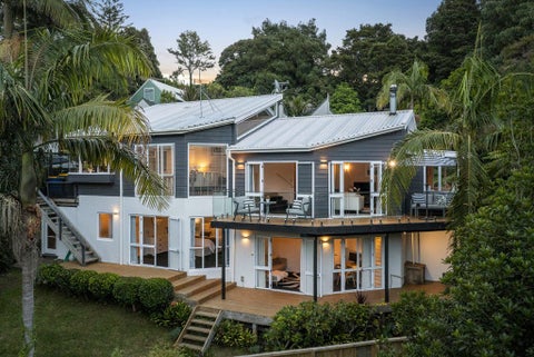 2/12A McDowell Crescent, Hillcrest, Auckland