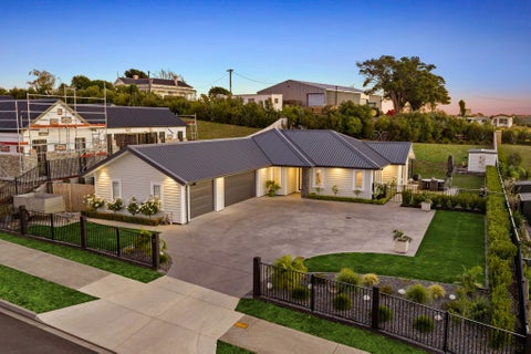 12 Kerr Crescent, Patumahoe, Pukekohe