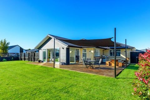 74 Oaks Drive, Lincoln, Lincoln