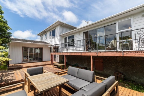 17 Peterhouse Street, Tawa, Wellington