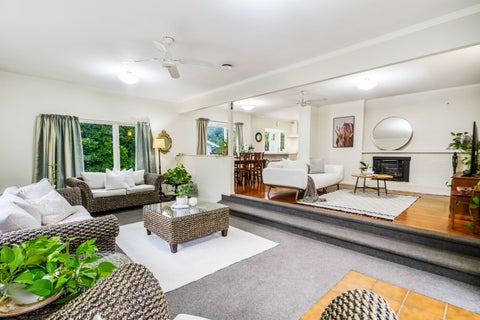 27 Camelot Place, Glenfield, Auckland