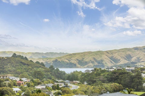 8 Polestar Lane, Whitby, Porirua