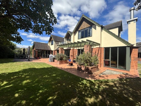 86 Joseph Banks Drive, Whitby, Porirua