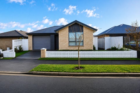 6 Strone Close, Broomfield, Christchurch