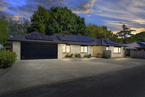 16A Sunstone Crescent, Brown Owl, Upper Hutt