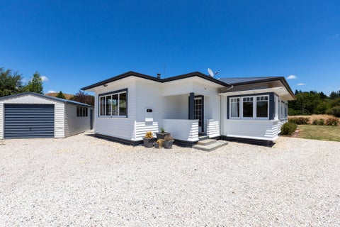 28 Eighty Eight Valley Road, Wakefield