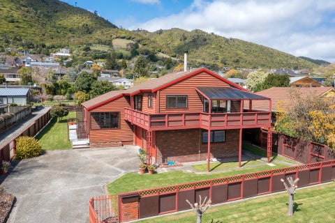 23 Huia Street, Waikanae